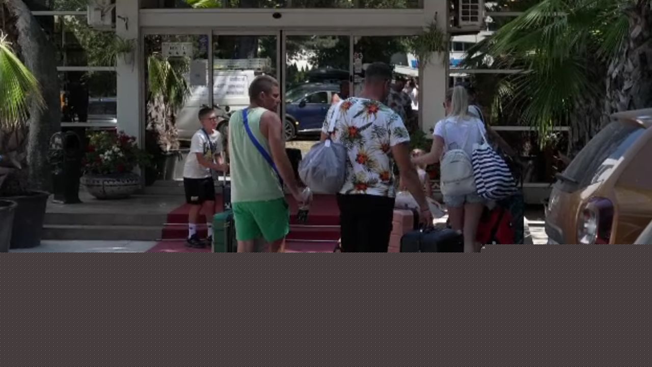 De la pescăruși gălăgioși la alge și camere prea mici. Cele mai neobișnuite plângeri ale turiștilor de la mare