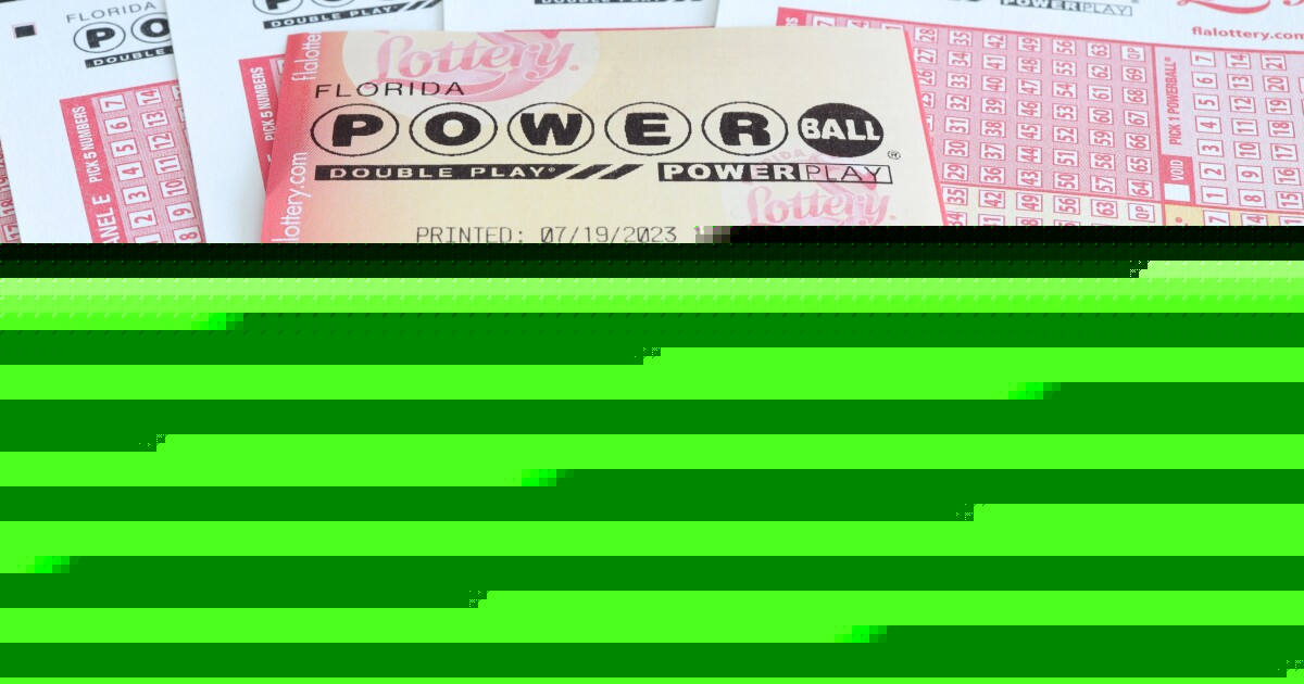 Powerball jackpot climbs to $975 million after 43rd drawing without winner
