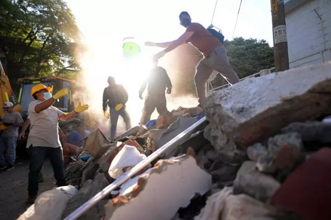 #Mondo #Oltre 130 morti nel terremoto che ha sconvolto la Colombia