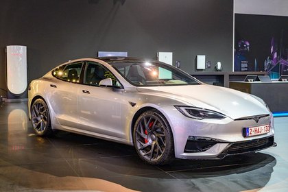 Tesla is killing off its Model S and X cars to make robots
