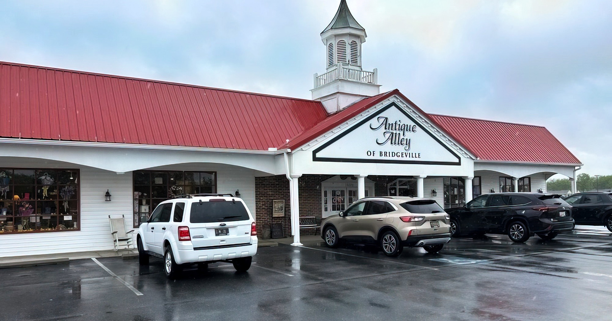 The Gigantic Antique Store In Delaware Where You Can Lose Yourself For Hours