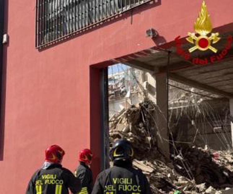 Aggiornamento crollo edificio Messina: cinque feriti gravi