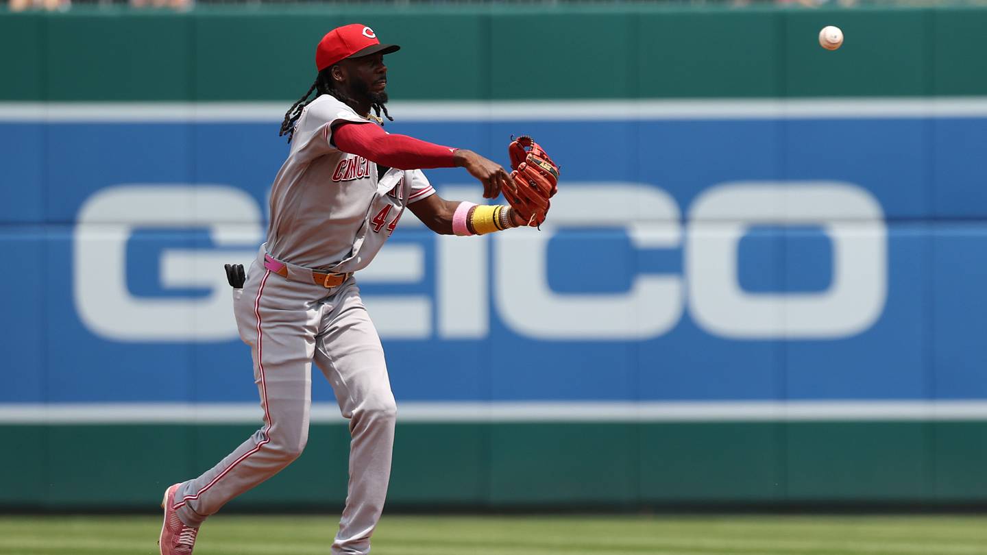 Reds Take Dramatic Extra-Inning Win Over the White Sox in Series Opener