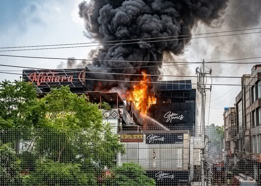 Islamabad’s I-8 Markaz Plaza erupts in Massive Fire