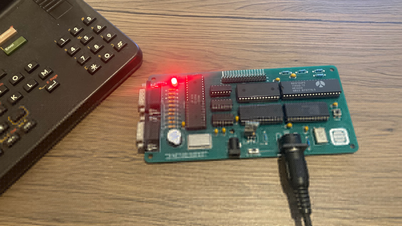 Un Ordinateur Pour Le Minitel-1 (A Computer For The Minitel-1)