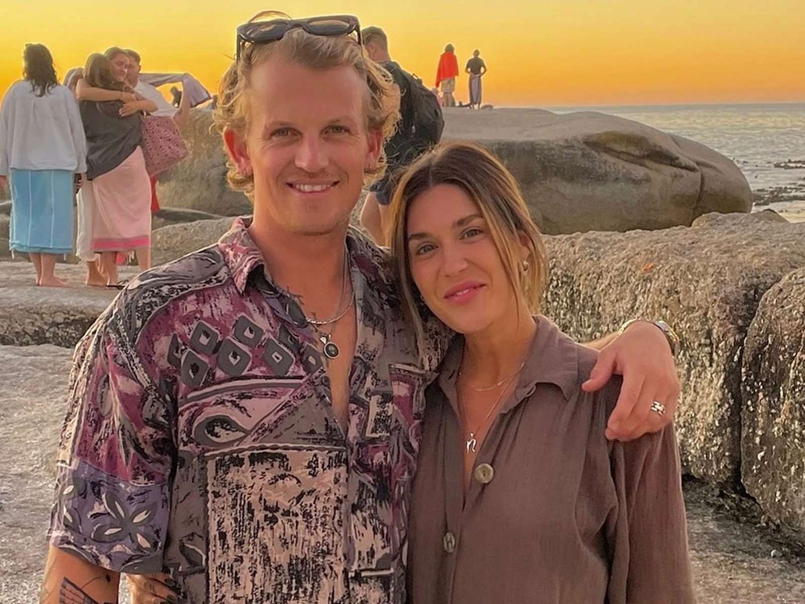 'The Bachelor' alum Sydney Gordon announces engagement to Nathan Nel