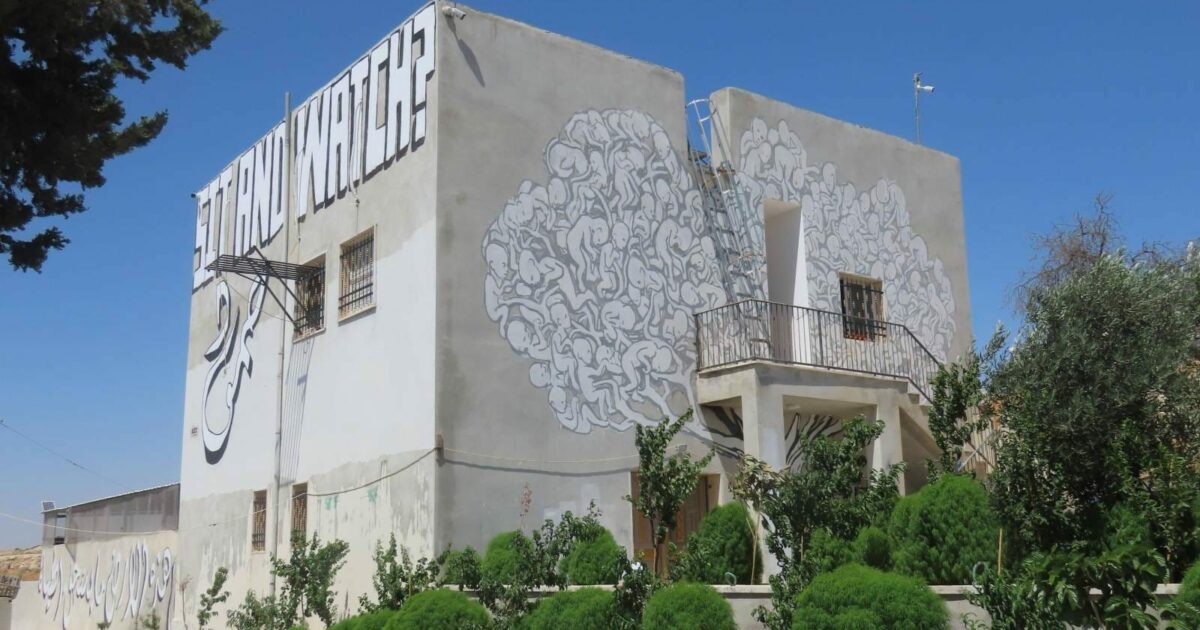 Cisgiordania, le ruspe israeliane contro la guest house di Operazione Colombia: “Fa parte del piano di pulizia etnica”