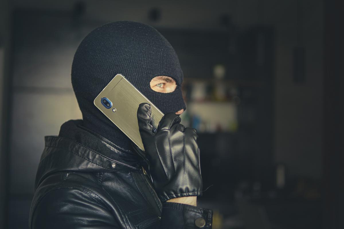 How I Protect My Aging Parents From Illinois Scammers