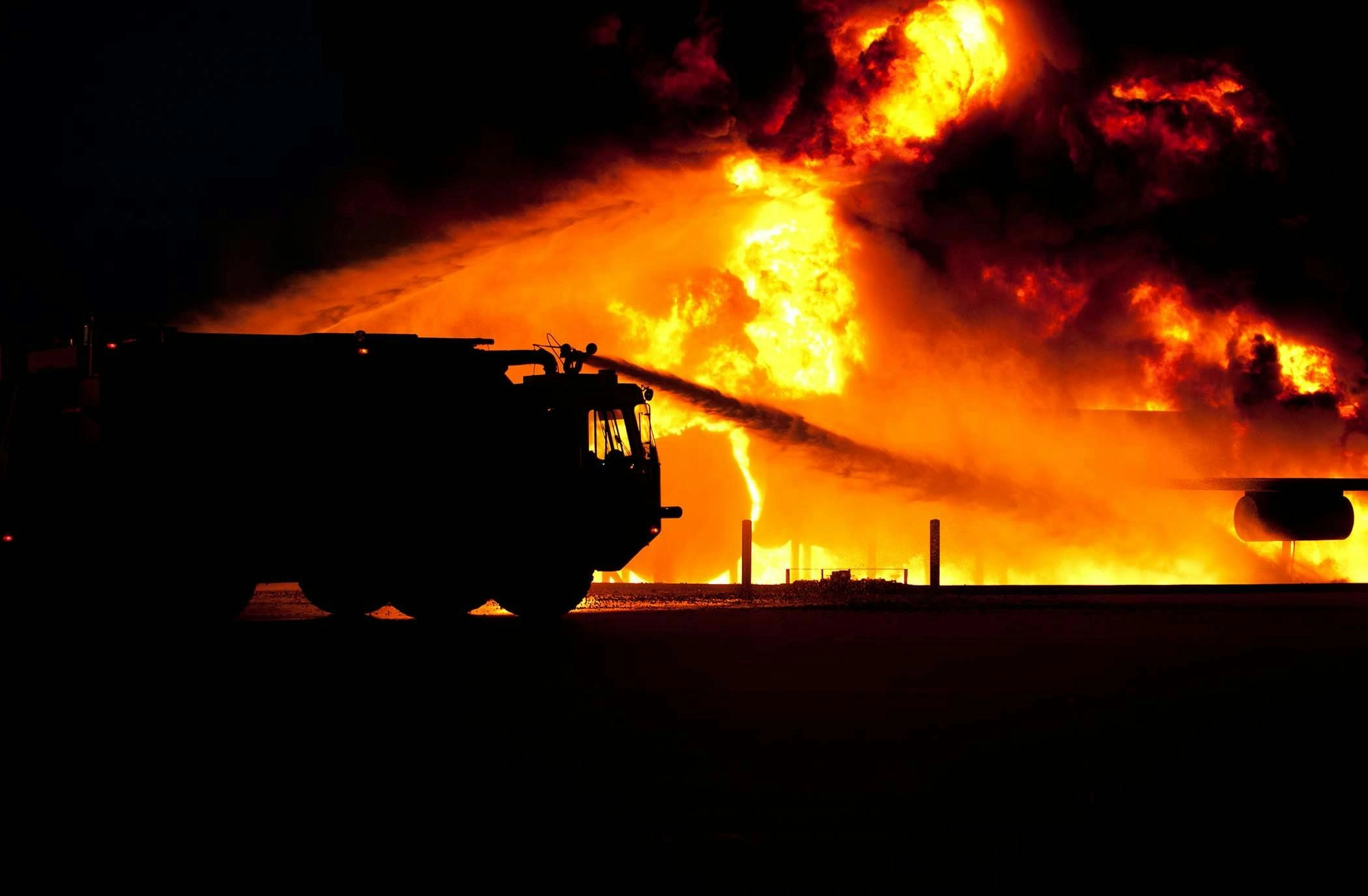 Peste 30 de persoane puse sub acuzare pentru incendiul din martie de la clubul Pulse din Macedonia de Nord
