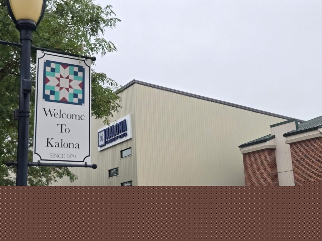 Kalona and Manning Create Bus Trips to Visit Each Others’ Cities