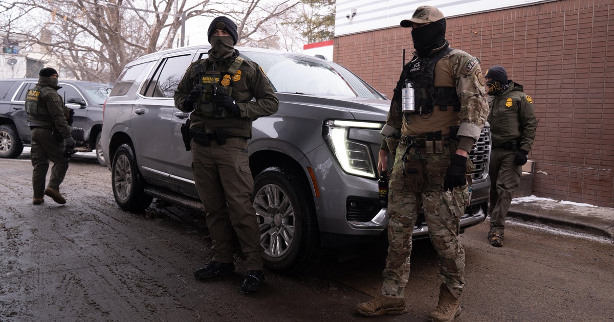 Federal agents involved in Pretti shooting placed on administrative leave, source says