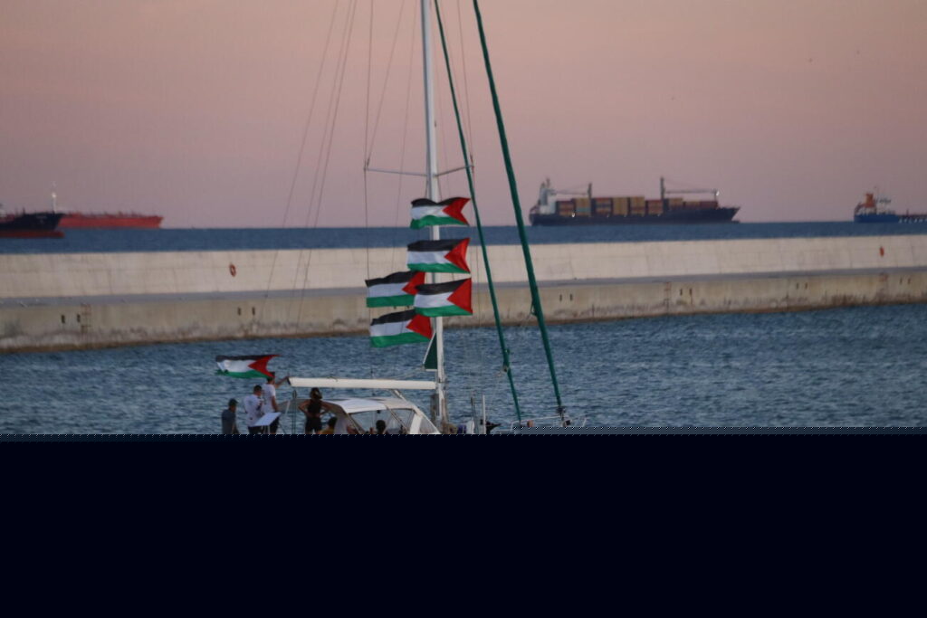 La flotilla a Gaza s’atura temporalment per una avaria en un vaixell