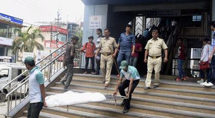 Woman jumps before metro train, dies