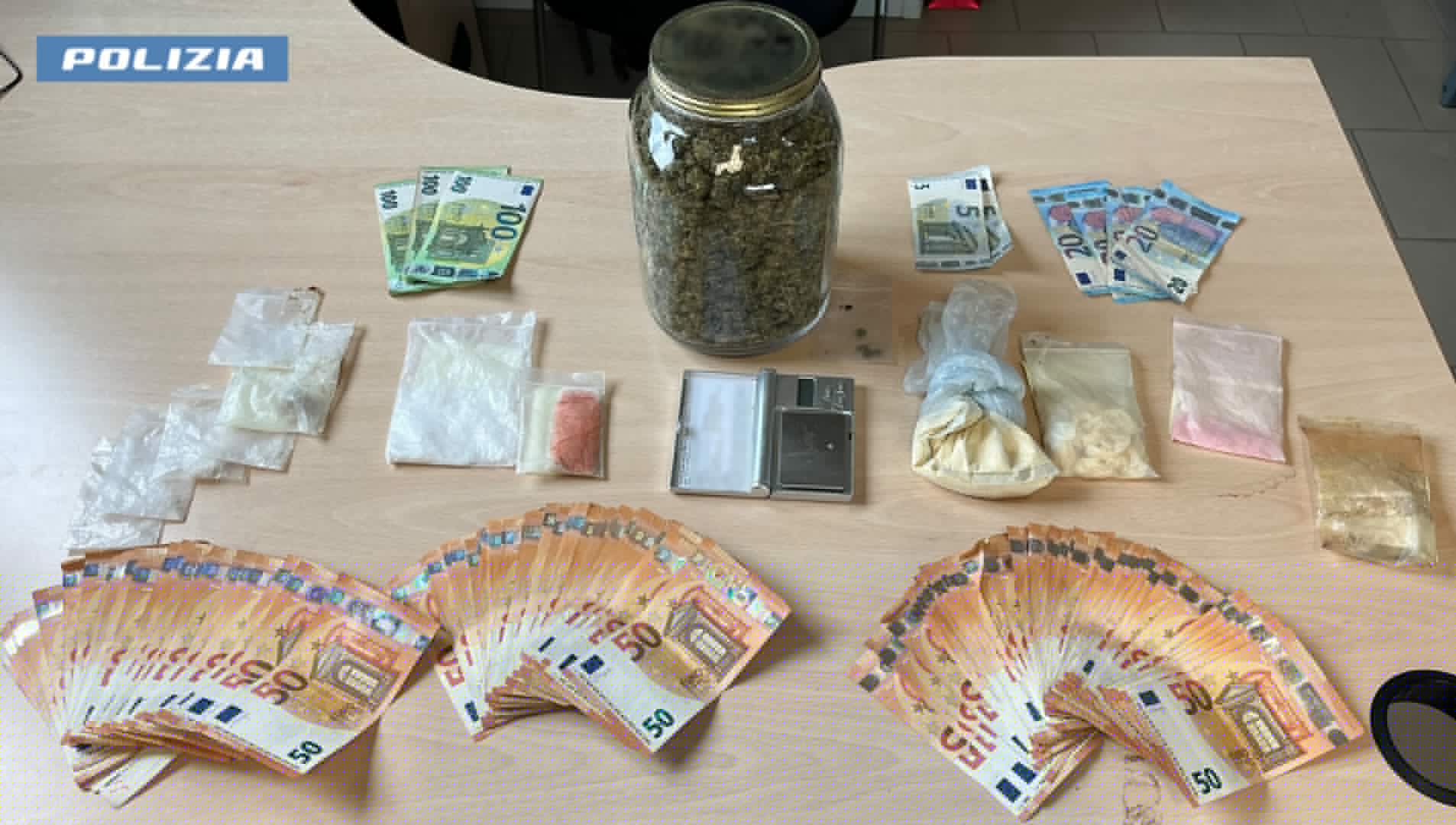 Controlli di Polizia nel Parco Forlanini a Milano, due arresti per spaccio
