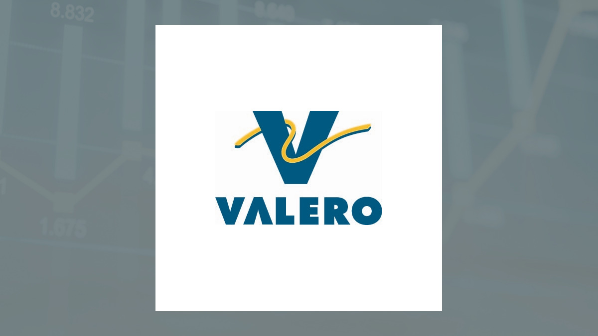 Head to Head Analysis: Avalon Oil & Gas (OTCMKTS:GRVE) versus Valero Energy (NYSE:VLO)
