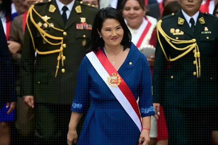 Keiko Fujimori toma posesión de la presidencia de Perú
