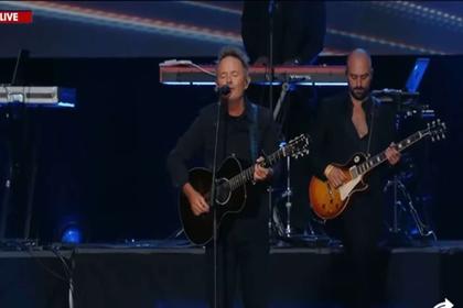 Chris Tomlin Sees Spiritual Awakening Sweeping Across the Nation