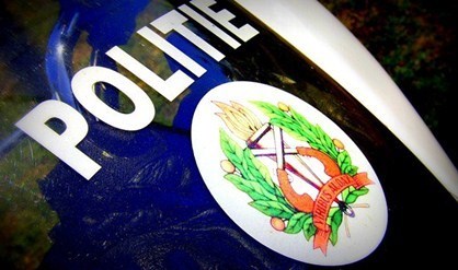 Politieambtenaar zonder rijbewijs opgesloten na aanrijding