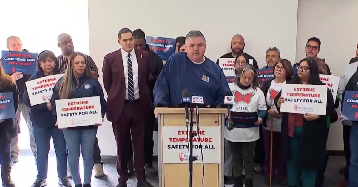 Illinois workers push for new protections against extreme heat and cold
