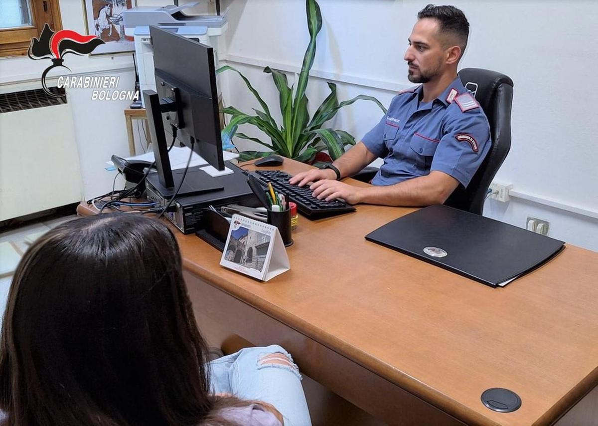 In piena notte in casa della madre. Non rispetta il divieto di avvicinarsi. Il figlio violento viene arrestato