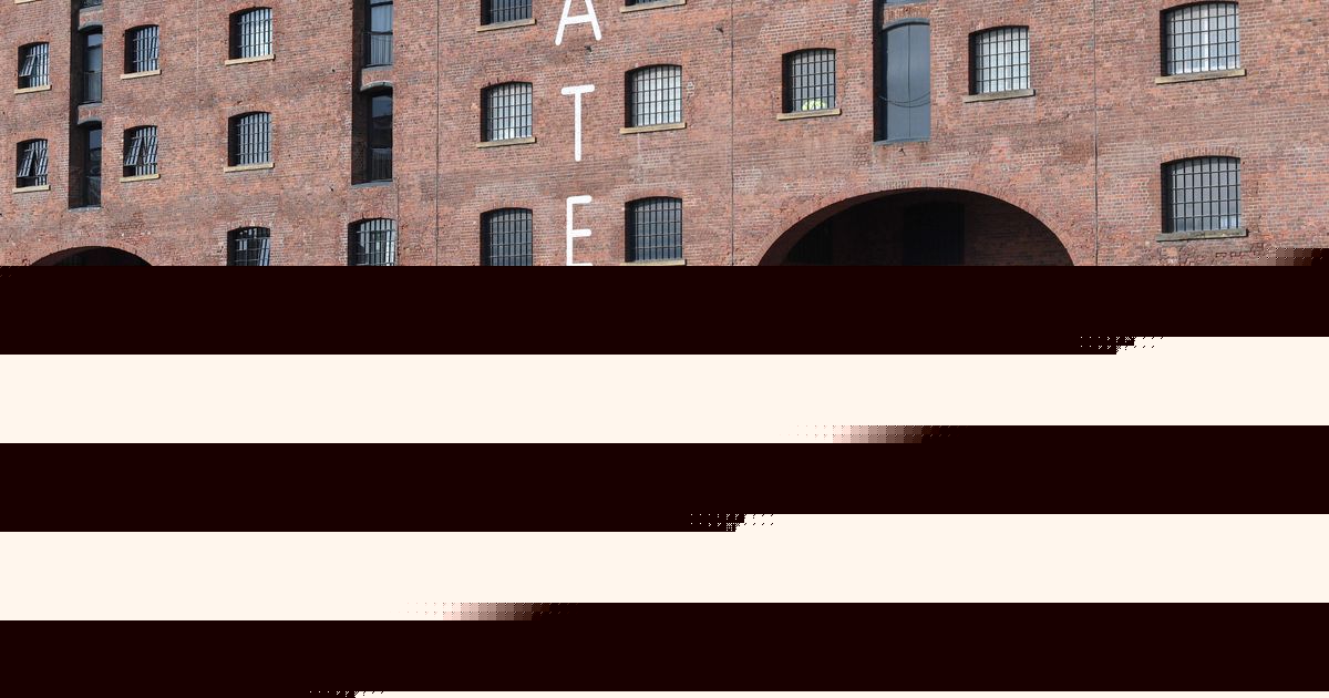 Huge art project arrives at Royal Albert Dock