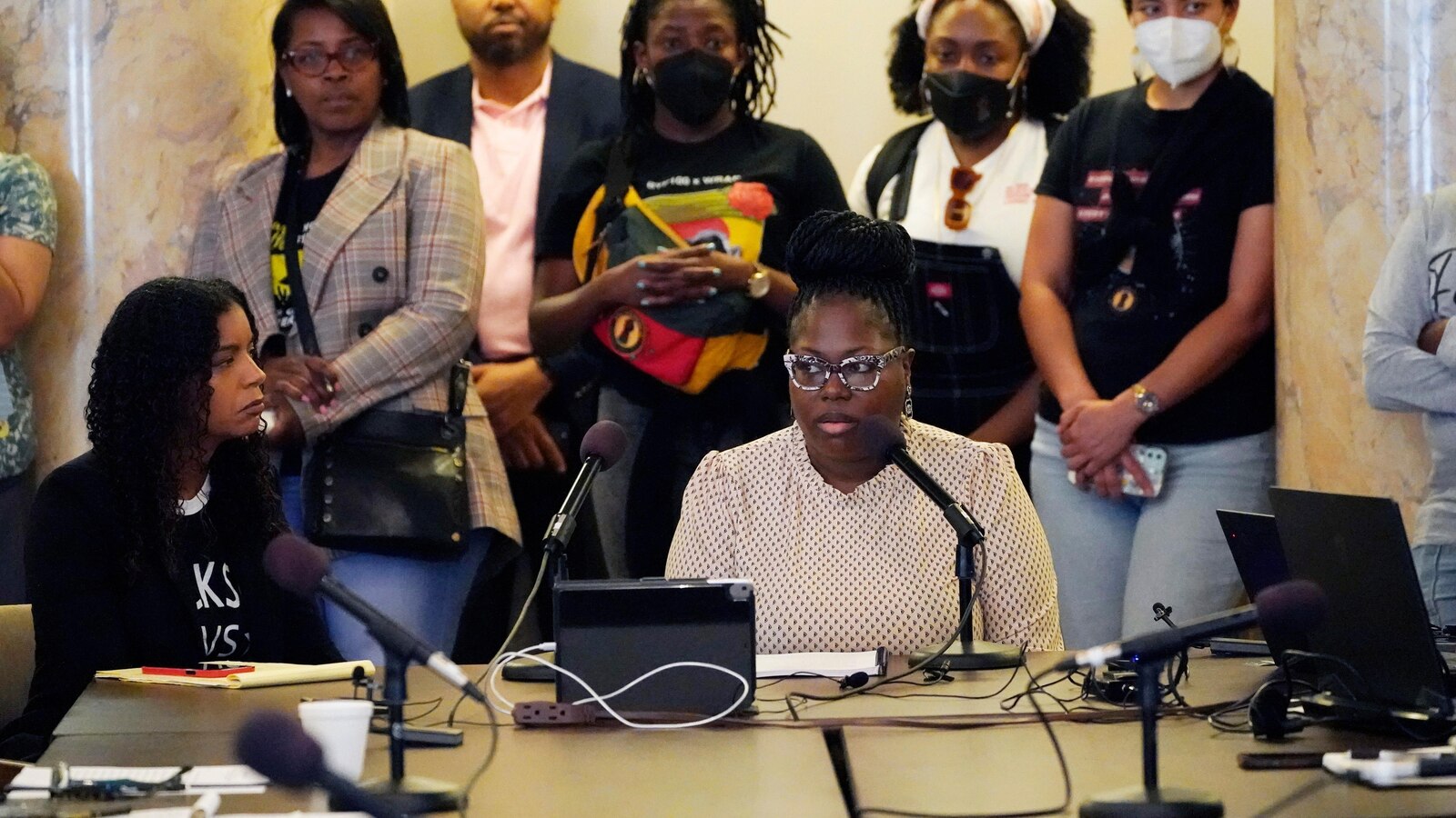 Woman sues Mississippi police over son’s killing