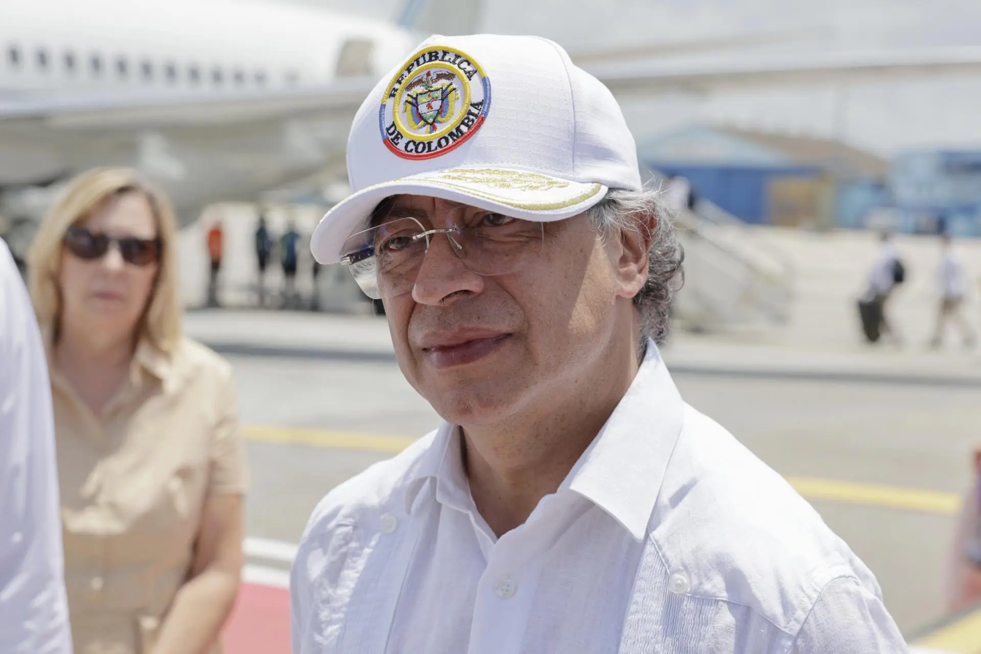 Gustavo Petro Calls for United Relief Efforts After Quake in Colombia