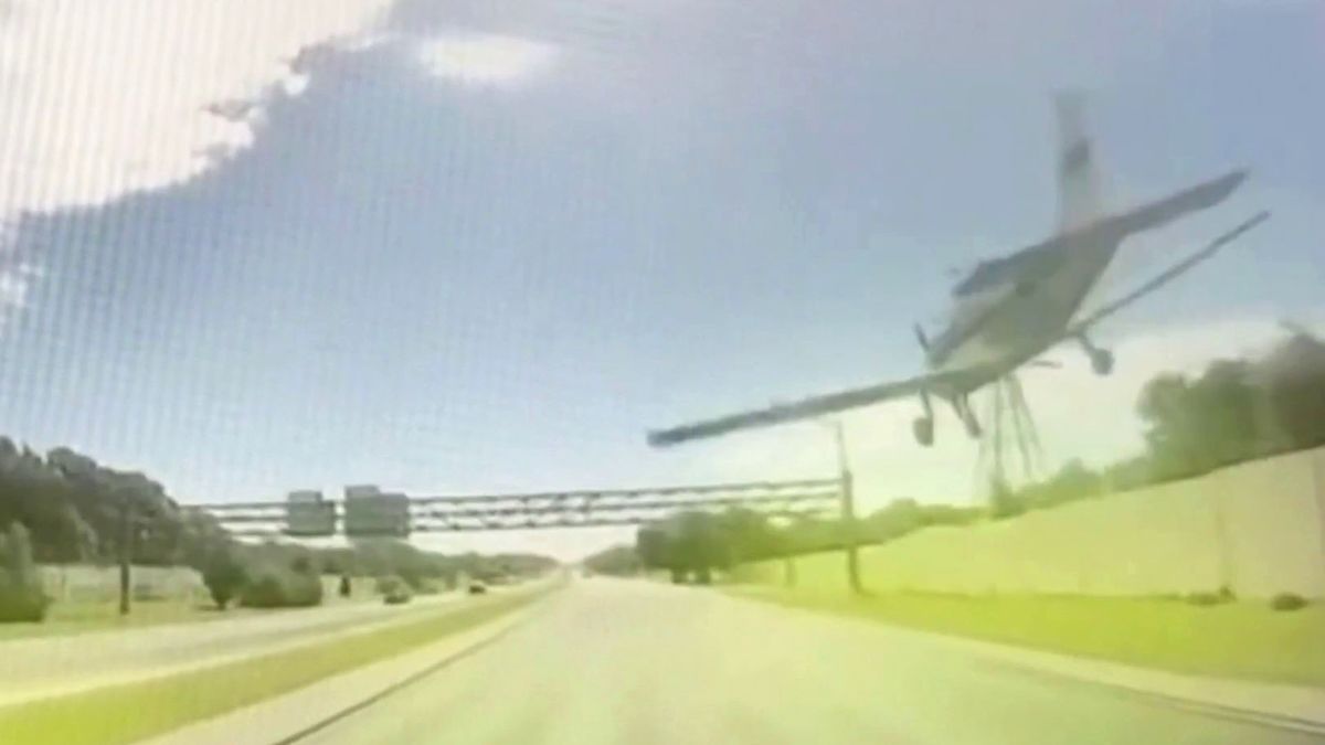 Video: Plane Lands on Florida Interstate During Mechanical Issue