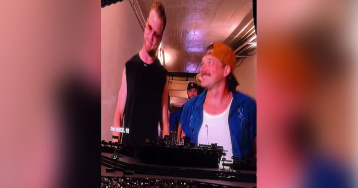 Aidan Hutchinson joins Morgan Wallen for walkout at Michigan Stadium concert