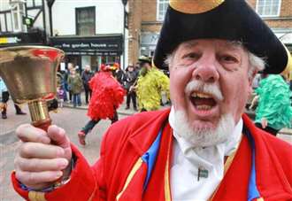 ‘Hear ye, hear ye!’: Auditions to find a town crier
