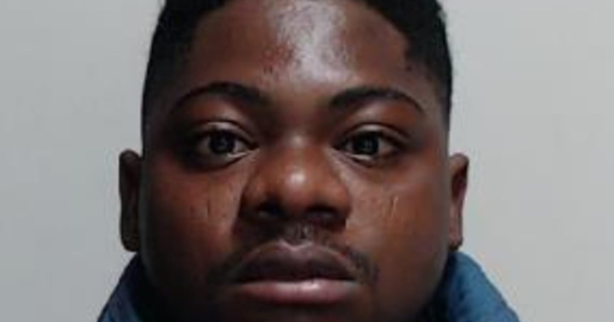Man who tried to murder ex-partner on street in front of child jailed