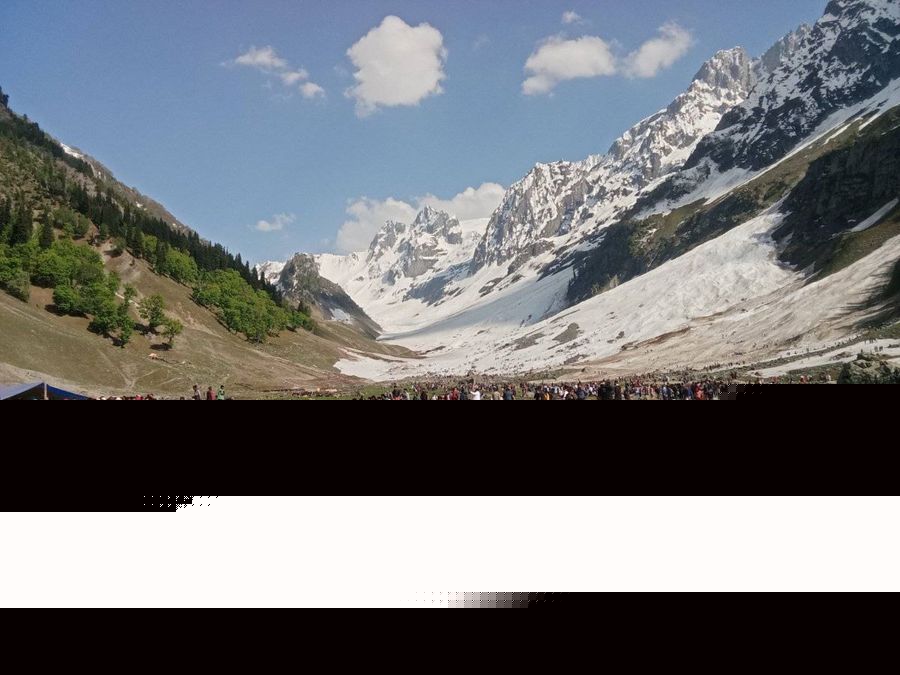 Thajiwas Tourist Movement Suspended for Two Days Amid Heavy Rains, Flash Flood Threat