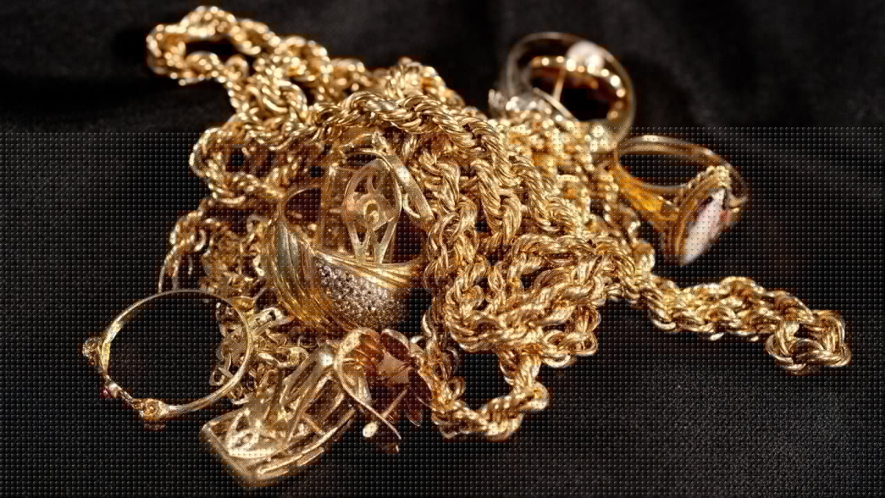 Gold Price Surges Above Rs. 4.63 Lac in Pakistan, Silver Rises