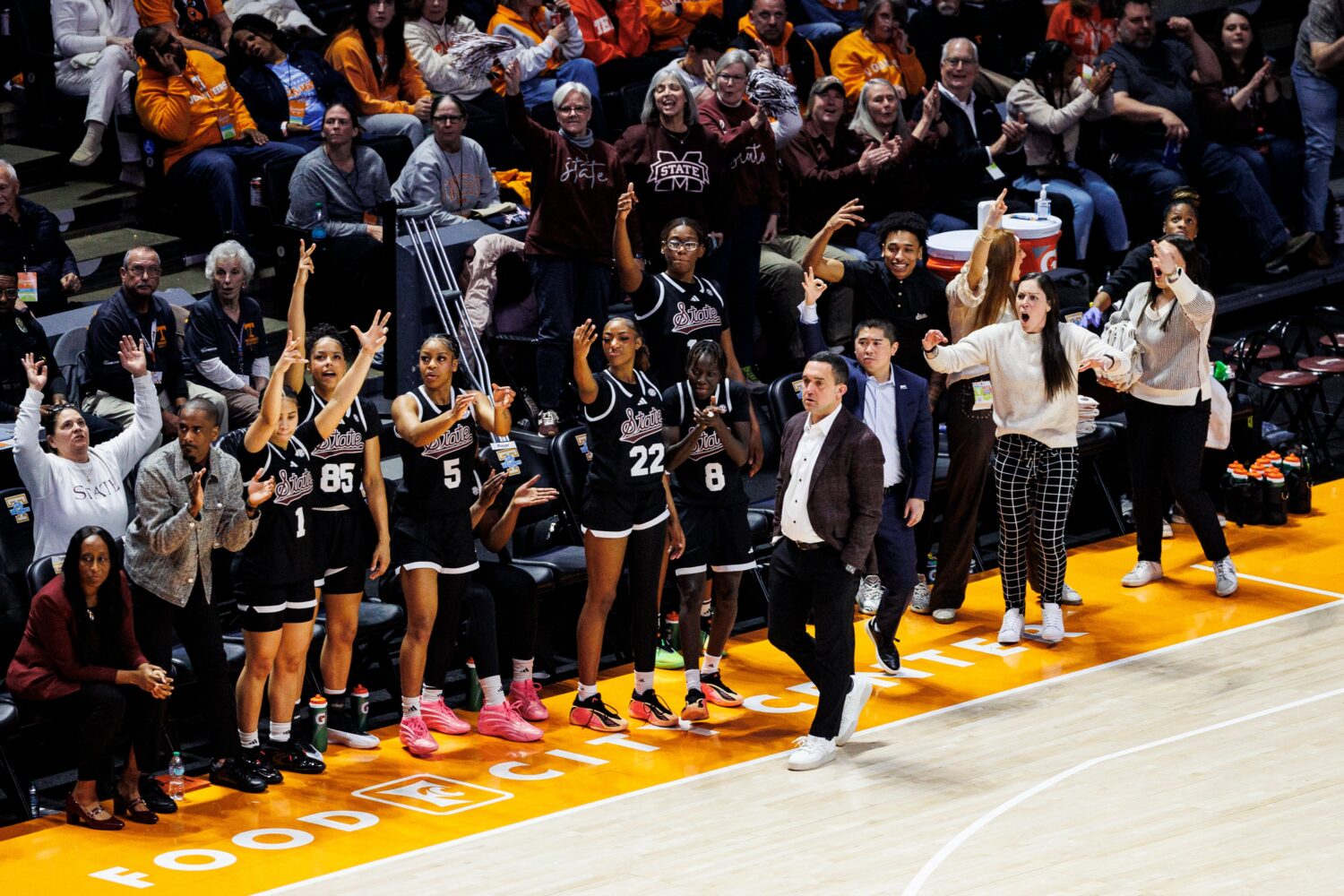 Bulldogs power past No. 15 Vols for first SEC road win