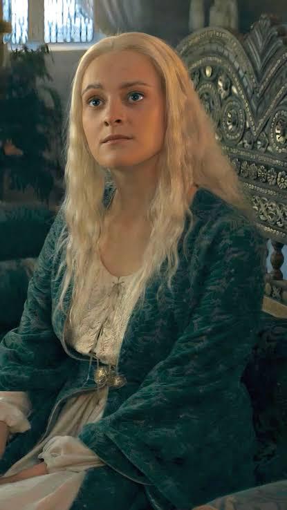 /r/freefolk - Not only did they give this poor woman nothing to do for the entire show, but she wasn't even allowed to be the walking tragedy that she was in the book...even her grief had to be silent and unnoticeable the entire time | /r/FreeFolk