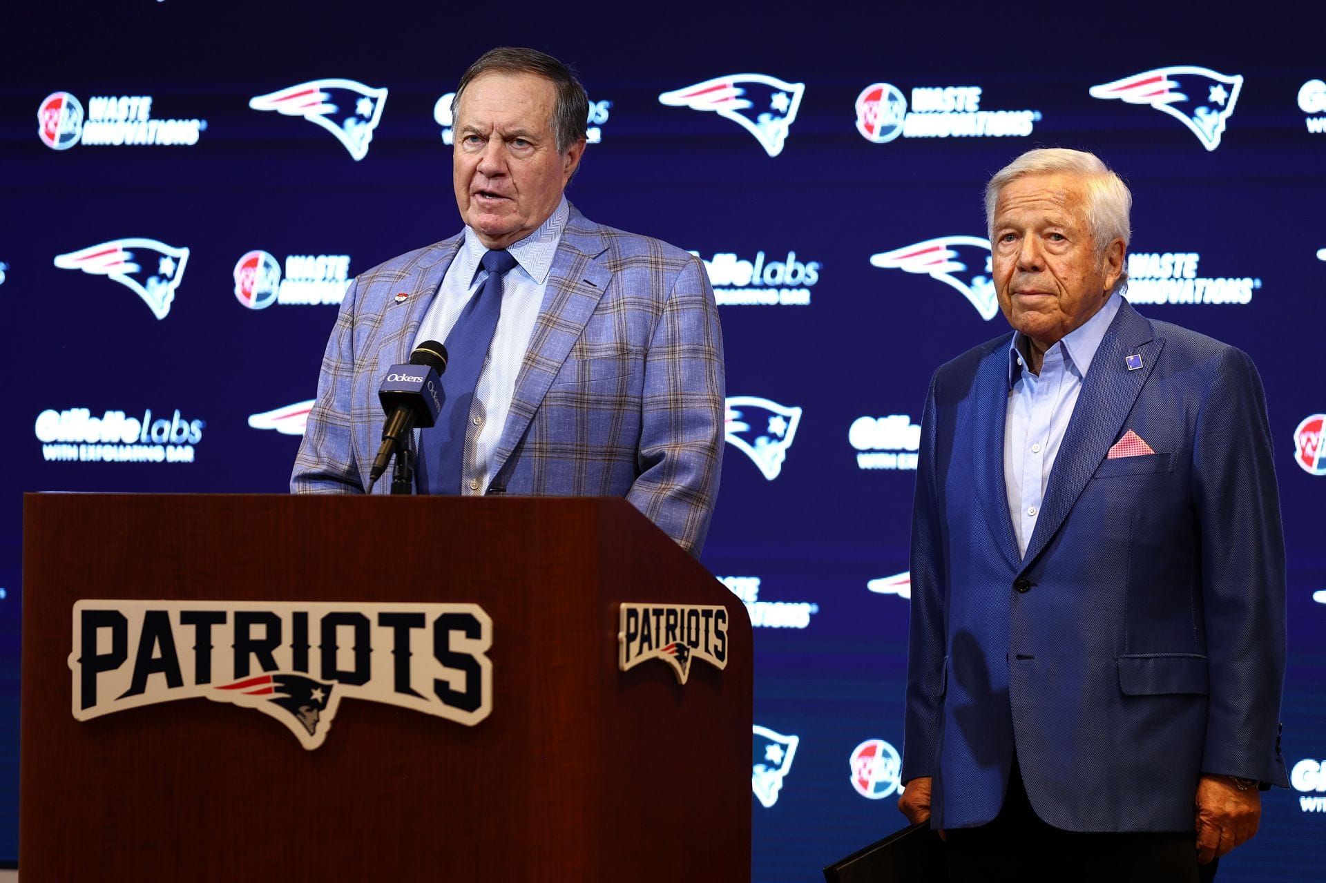 Patriots owner Robert Kraft keeps personal differences aside to support Bill Belichick amid first ballot Hall of Fame snub