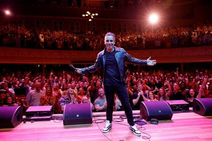Sebastian Maniscalco Shows Up at Look-alike Contest, Stuns Fans at Atlantic City Run