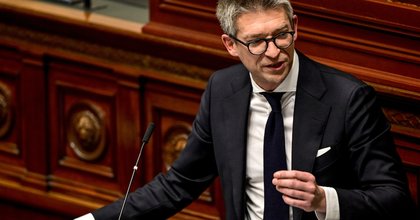Aidants proches : Dermagne juge “indécente” la réaction “la larme à l’œil” des députés MR et Engagés