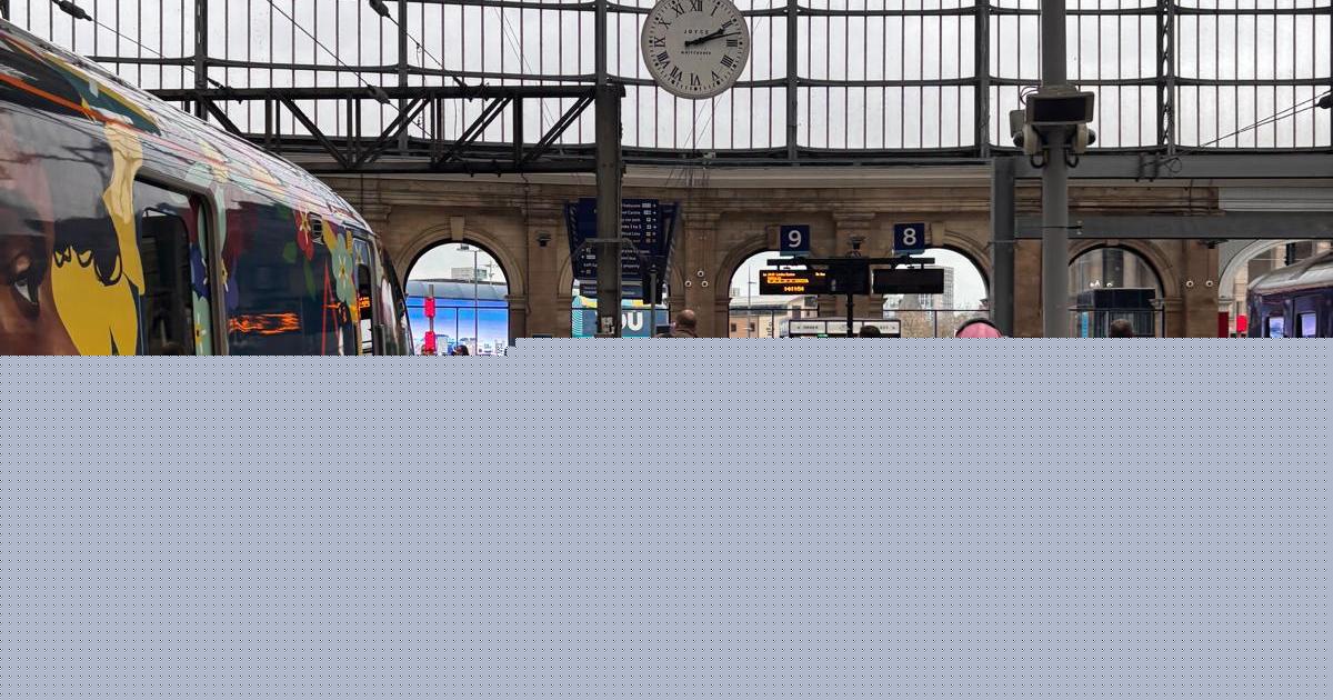 Recap: MAJOR electrical failure affecting London trains for rest of day