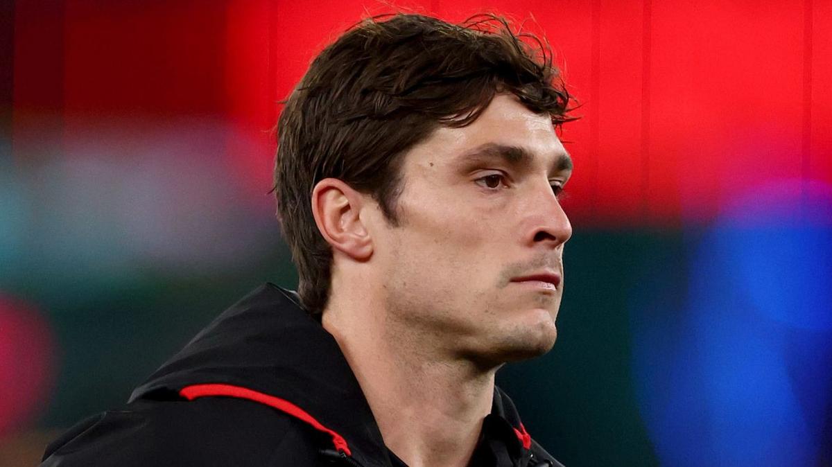 St Kilda star Jack Steele hands in captaincy as ruck Rowan Marshall officially requests trade to Geelong
