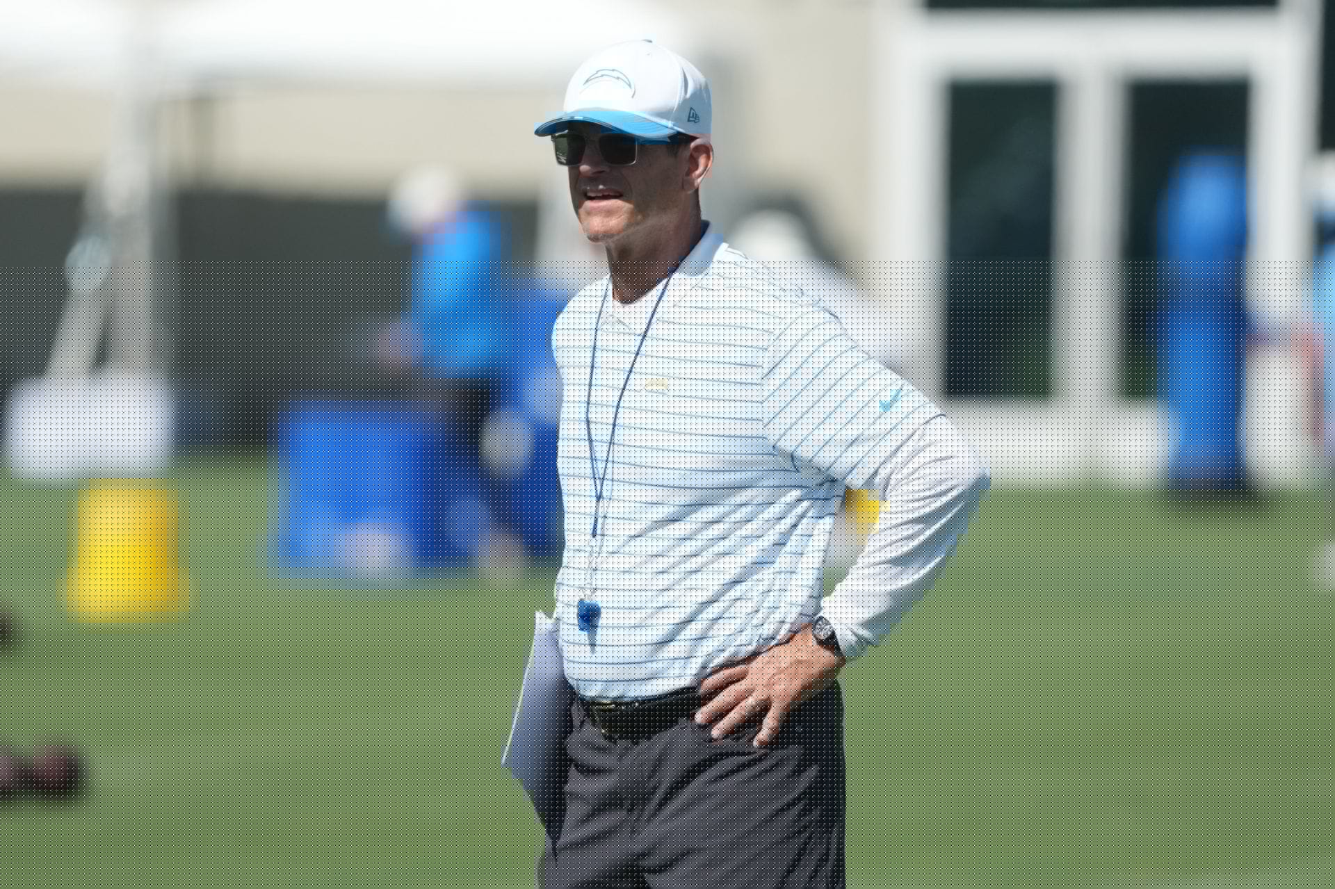 "Electrical substation fried his brain," "Chargers are cooked": NFL fans react as Jim Harbaugh loses "his train of thought" mid interview
