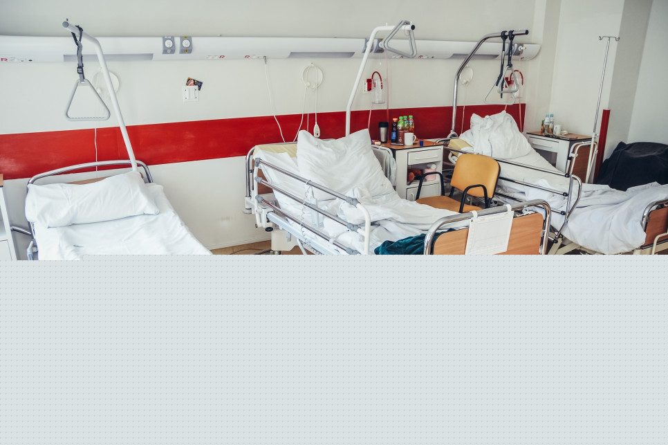 Położnictwo, chirurgia, okulistyka. Szpitale rezygnują z kolejnych oddziałów