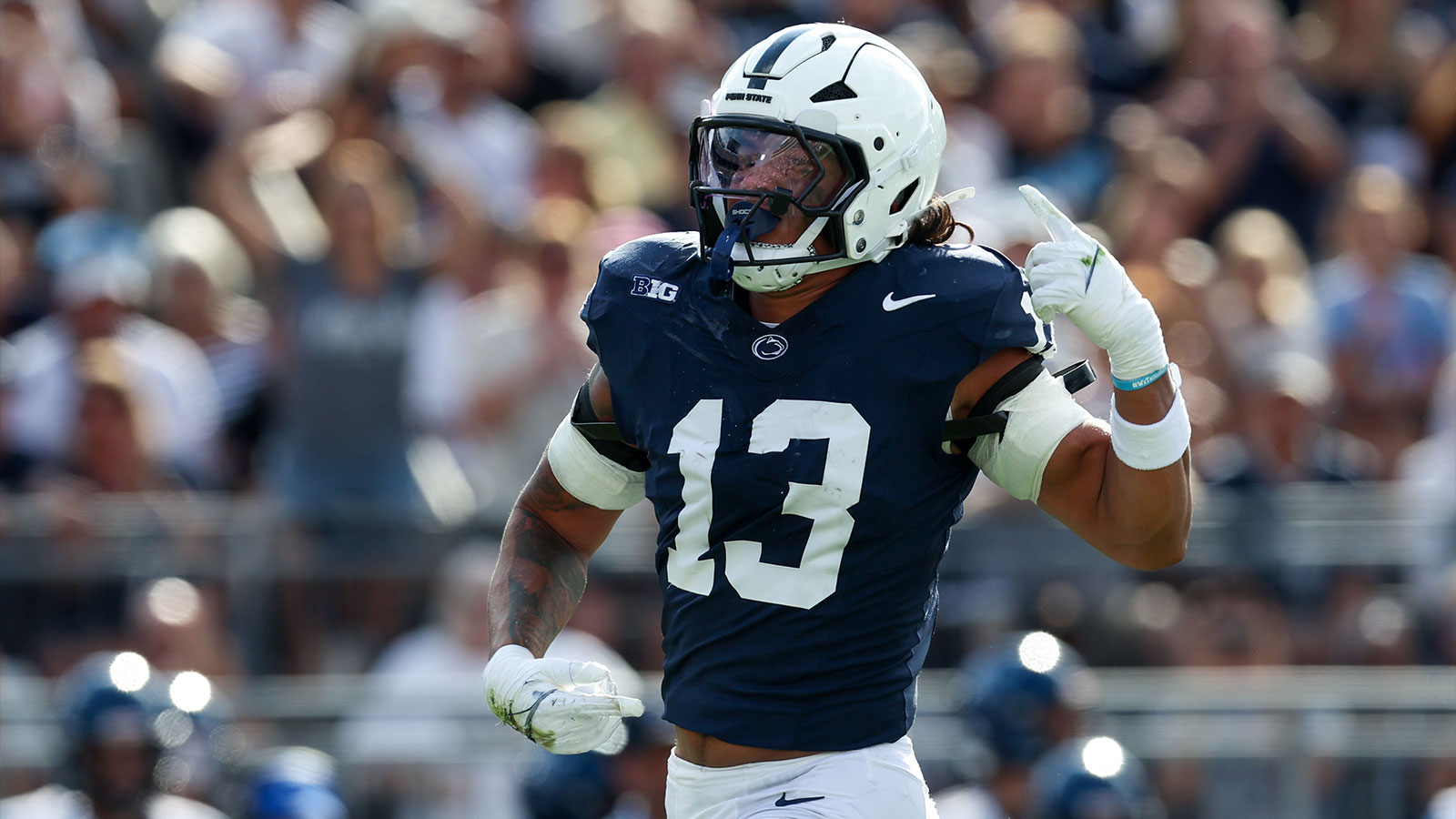 Torn ACL doesn’t stop Penn State star defender from making Freaks List appearance