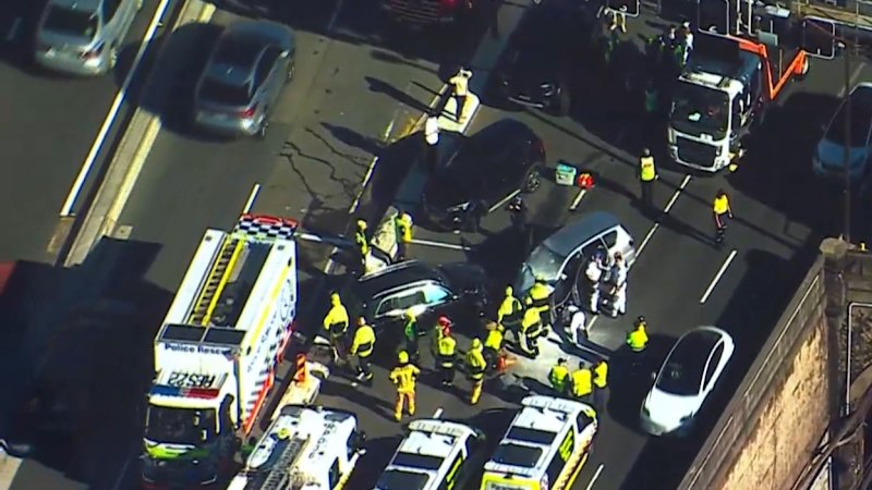 Major crash on Sydney Harbour Bridge