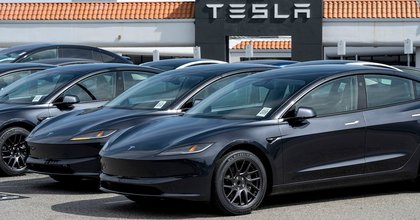 Musk le apuesta a la IA: Tesla invertirá 20 mil mdd para robots y tecnología de conducción autónoma