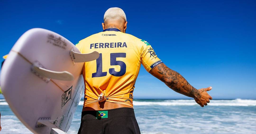 Italo Ferreira domina no Taiti e retoma liderança isolada do ranking da WSL