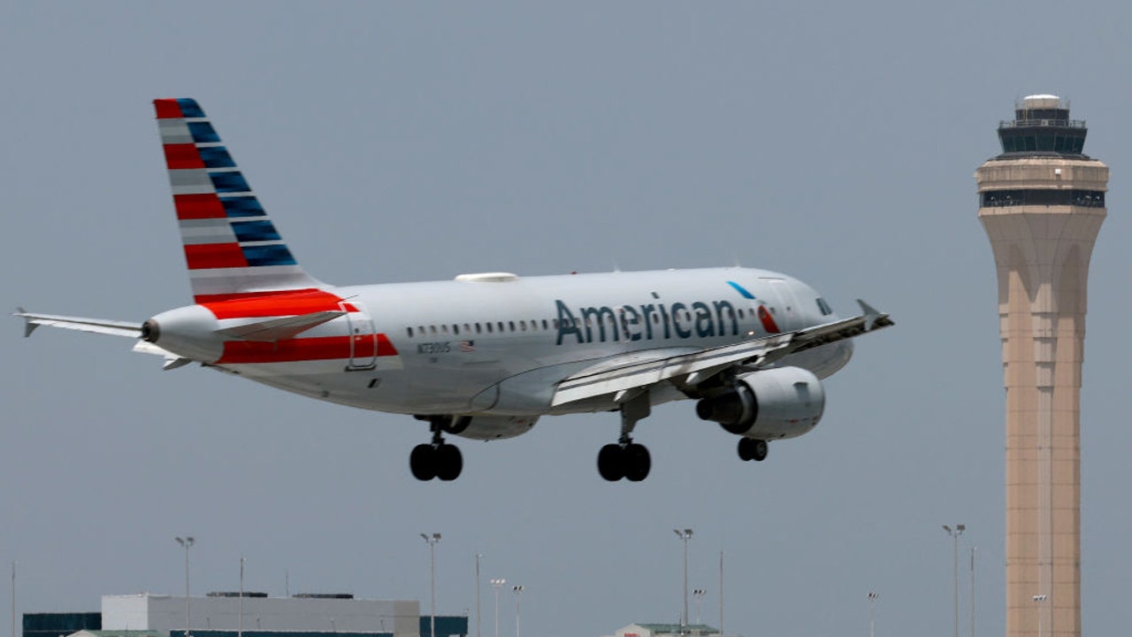 Airlines warn government shutdown could disrupt flights, strain aviation system