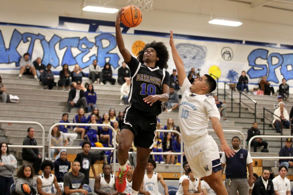 La Mirada boys basketball clinches Gateway League title with win over Mayfair