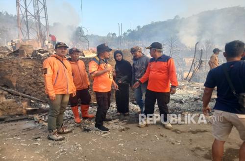 Respons Cepat, Pemprov Jabar dan Pemkab Sukabumi Tangani Kebakaran 51 Rumah di Cisolok