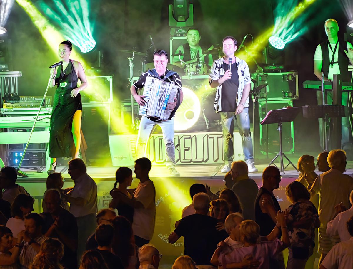 Una fisarmonica con pochi eguali . Joselito festeggia 30 anni di carriera